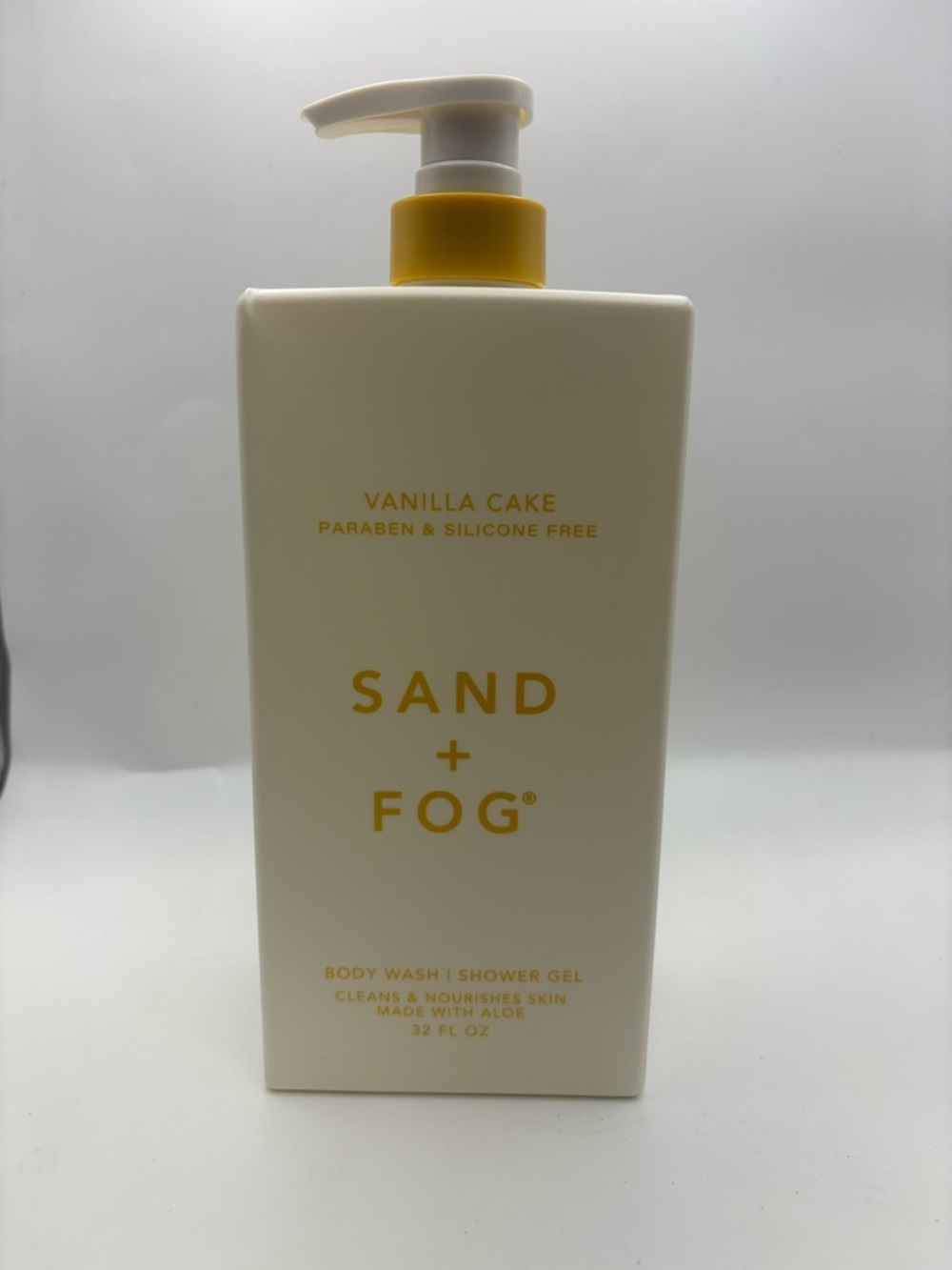 Sand + Fog Vanilla Cake Body Wash – Cream with Yellow Accents